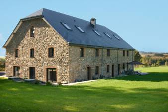 Beautiful holiday home for ten people in Redu, in the Ardennes