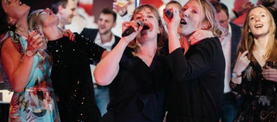 Five activities to share with friends on winter evenings