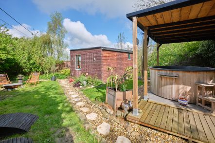 Romantic holiday home for 2 with jacuzzi in Andenne