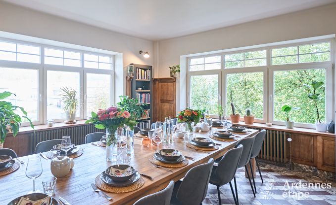 Luxury villa with swimming pool and tennis court for 14 people in Anhe, located in the Moligne valley