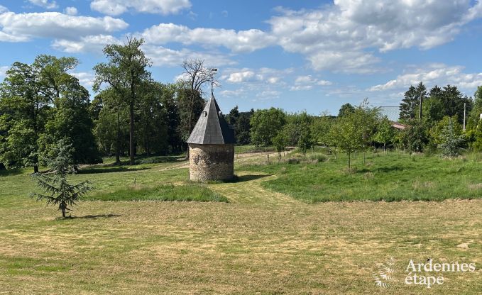 Spacious villa in Assesse, 9 people with 5 bedrooms and your own park