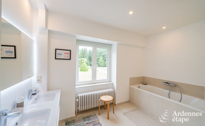 Spacious villa in Assesse, 9 people with 5 bedrooms and your own park