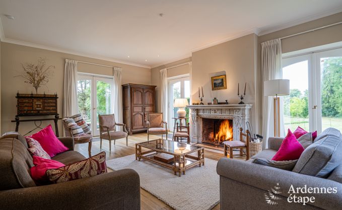 Spacious villa in Assesse, 9 people with 5 bedrooms and your own park