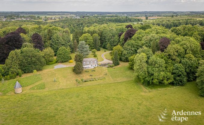 Spacious villa in Assesse, 9 people with 5 bedrooms and your own park