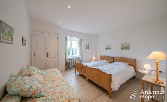 Spacious villa in Assesse, 9 people with 5 bedrooms and your own park