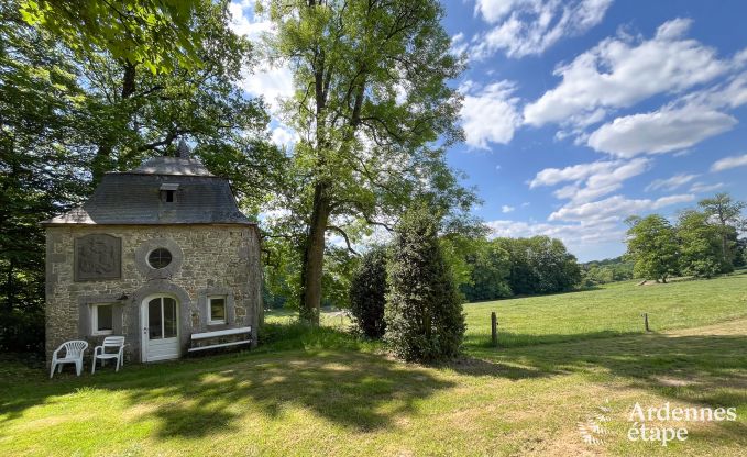 Spacious villa in Assesse, 9 people with 5 bedrooms and your own park