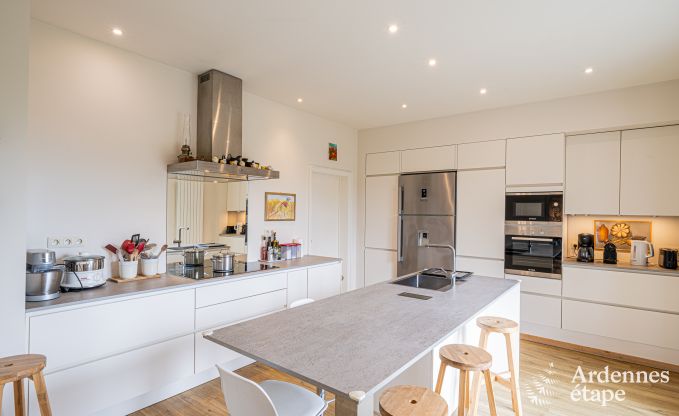 Spacious villa in Assesse, 9 people with 5 bedrooms and your own park