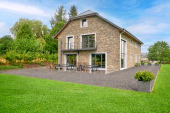 Luxurious holiday home in Bastogne for 16 people with garden and terrace