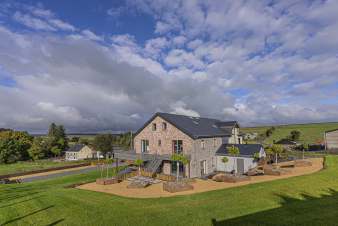 Farm holiday in Bastogne for 14/15 people