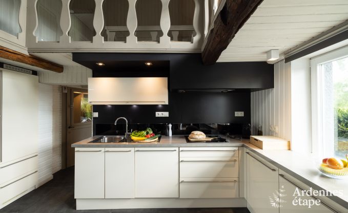 Charming farmhouse for 6 people in Bastogne with indoor and outdoor jacuzzi