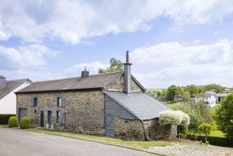 Cottage for 6 people in Bastogne: luxury, comfort, jacuzzi, private terrace and bicycle facilities