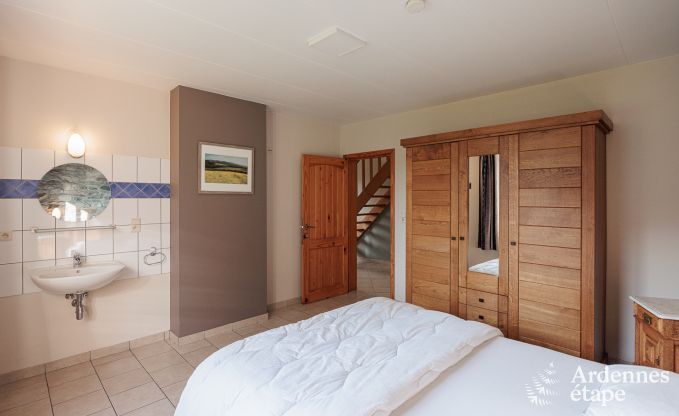 Large holiday home in Bastogne for 14 people with wellness and relaxation area
