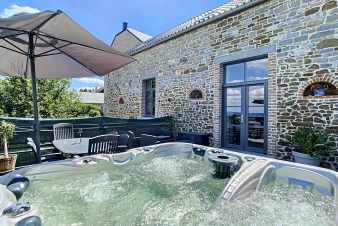 Holiday home for 5 guests for rent in the Ardennes where bikes, dogs, and horses are welcome!