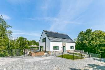Deluxe villa with a view to rent for 18 people in the Ardennes (Beauraing)