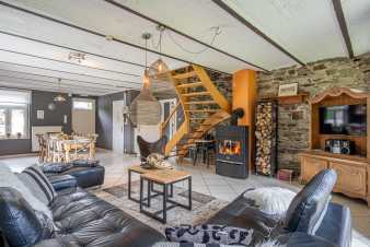 Pleasant and comfortable holiday home for 10 people in Bertrix