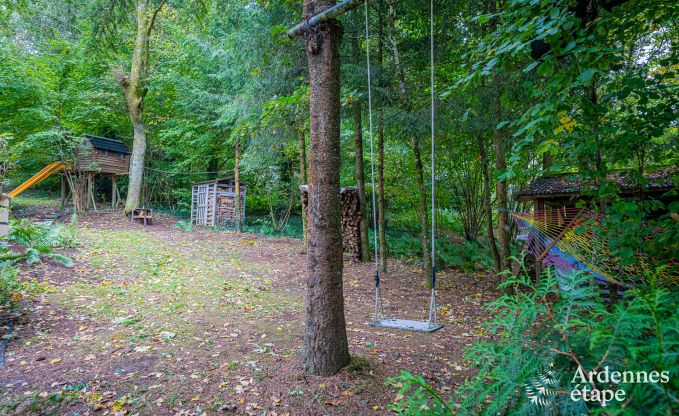 Authentic chalet for 8 people in Bivre with 4 bedrooms, wood stove, hot tub, private garden and bicycle storage