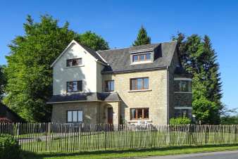 Authentic nature-touched holiday cottage for 9 pers. to rent in Bouillon