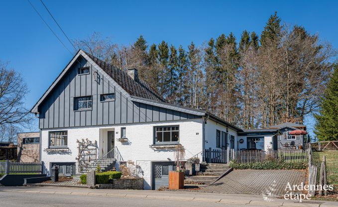 Charming holiday home in Bullange: cottage for 4 people with sauna, private garden and proximity to nature reserves