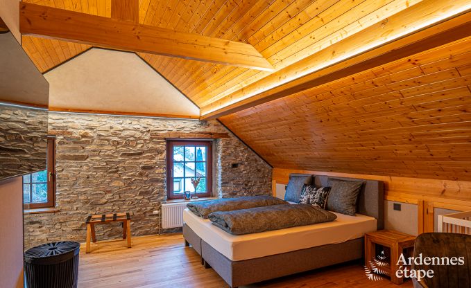 Spacious and luxurious villa for 14 people with indoor pool in the High Fens