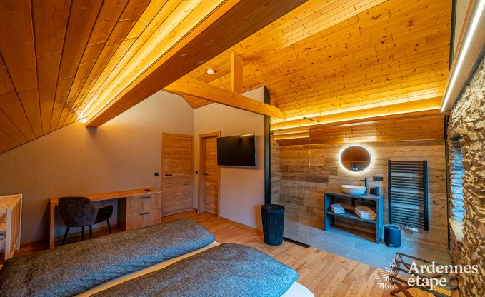 Spacious and luxurious villa for 14 people with indoor pool in the High Fens