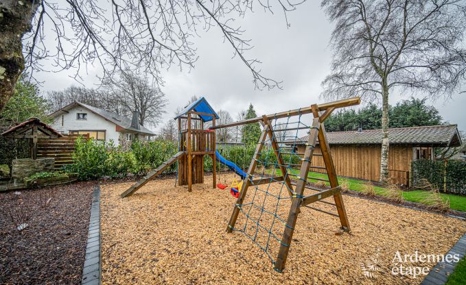 Spacious and luxurious villa for 14 people with indoor pool in the High Fens