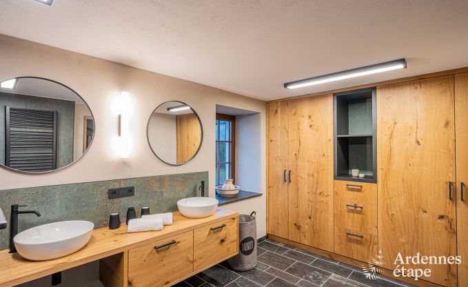 Spacious and luxurious villa for 14 people with indoor pool in the High Fens