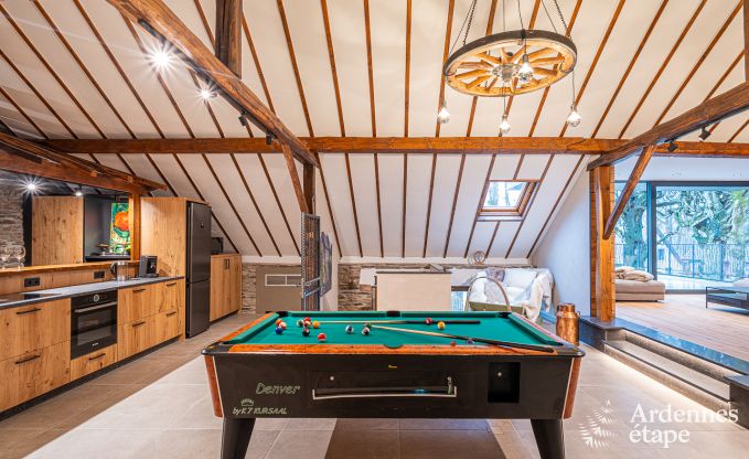 Spacious and luxurious villa for 14 people with indoor pool in the High Fens