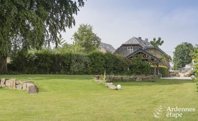 Modern apartment for 6 people in Butgenbach with 3 bedrooms and shared garden