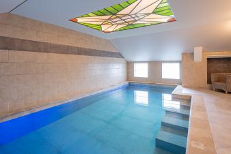 Luxury villa in Cerfontaine for 14 people with indoor and outdoor pool