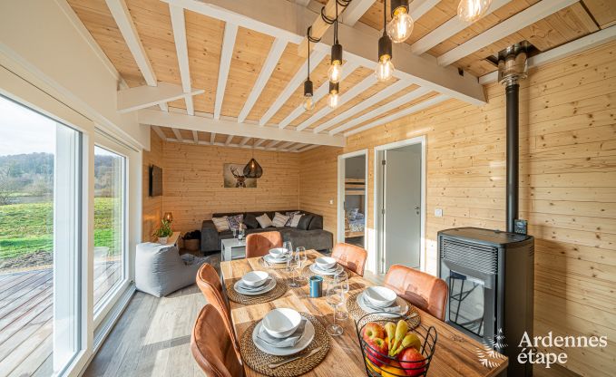 Charming chalet for 5 on the bank of the Semois in Chiny, Gaume
