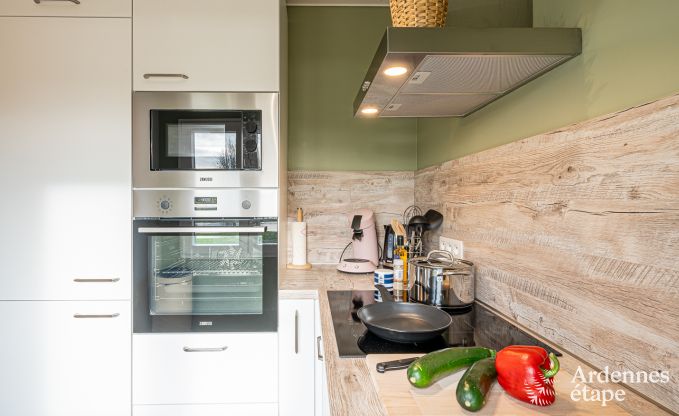 Charming chalet for 5 on the bank of the Semois in Chiny, Gaume