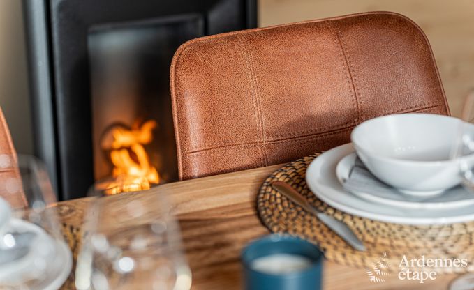 Charming chalet for 5 on the bank of the Semois in Chiny, Gaume