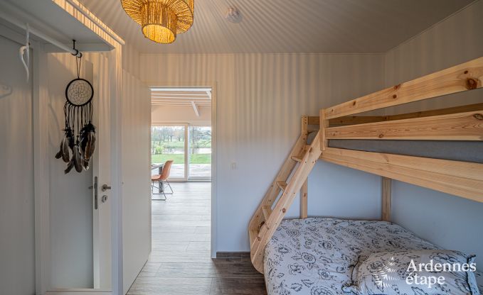 Charming chalet for 5 on the bank of the Semois in Chiny, Gaume