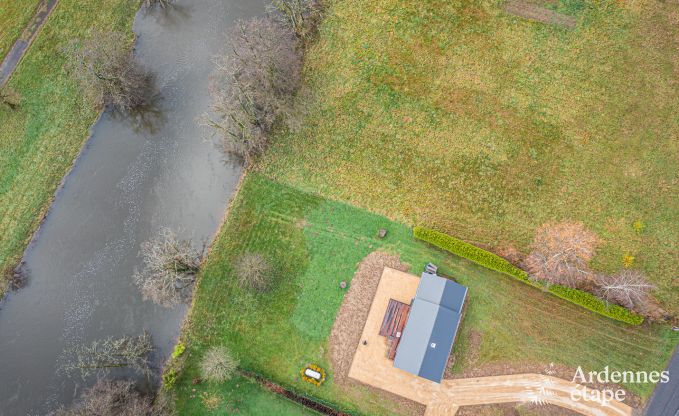 Charming chalet for 5 on the bank of the Semois in Chiny, Gaume