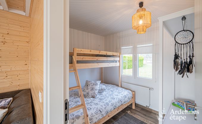 Charming chalet for 5 on the bank of the Semois in Chiny, Gaume