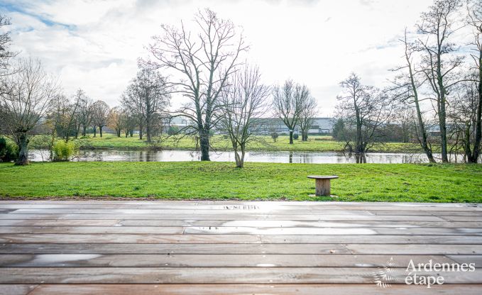 Charming chalet for 5 on the bank of the Semois in Chiny, Gaume