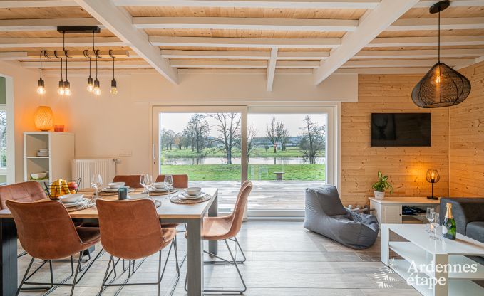Charming chalet for 5 on the bank of the Semois in Chiny, Gaume