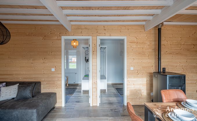 Charming chalet for 5 on the bank of the Semois in Chiny, Gaume