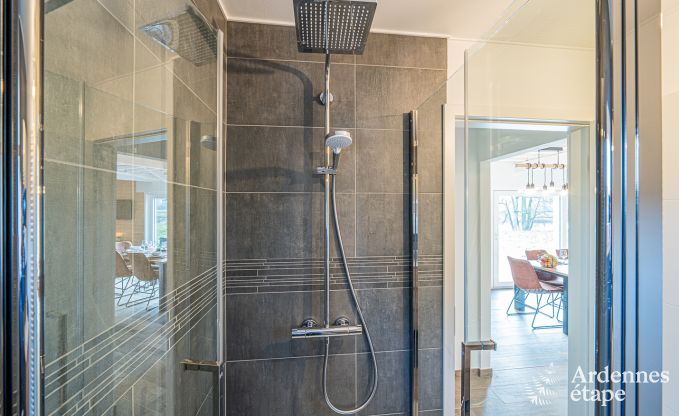 Charming chalet for 5 on the bank of the Semois in Chiny, Gaume