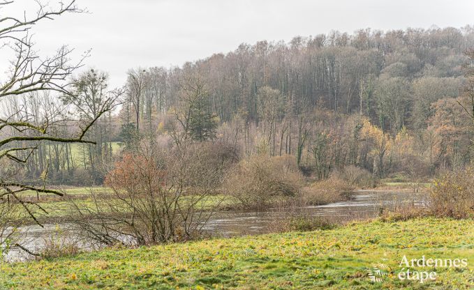 Charming chalet for 5 on the bank of the Semois in Chiny, Gaume
