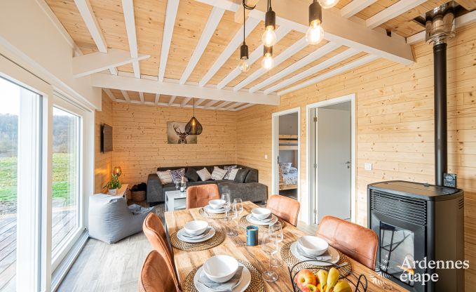 Charming chalet for 5 on the bank of the Semois in Chiny, Gaume