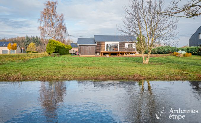 Charming chalet for 5 on the bank of the Semois in Chiny, Gaume