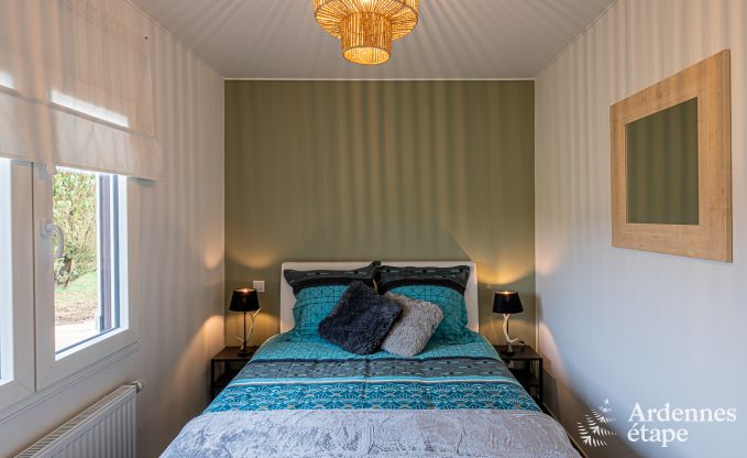 Charming chalet for 5 on the bank of the Semois in Chiny, Gaume