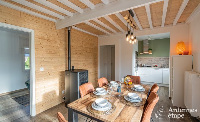 Charming chalet for 5 on the bank of the Semois in Chiny, Gaume