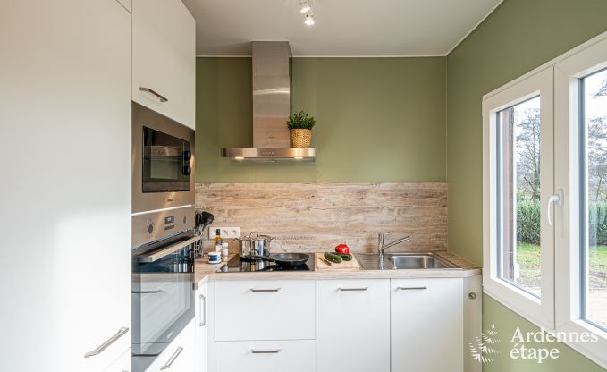 Charming chalet for 5 on the bank of the Semois in Chiny, Gaume