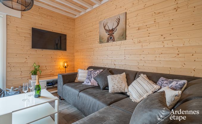 Charming chalet for 5 on the bank of the Semois in Chiny, Gaume
