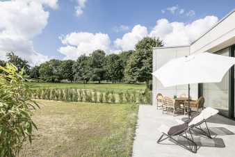 Bright contemporary cottage for couples, with garden and terrace