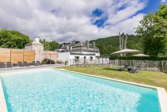 Charming holiday home for 12/13 people in Hastière near Dinant.