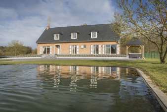 Luxury baroque villa in Doische: 8 people, infrared cabin, jacuzzi, pond