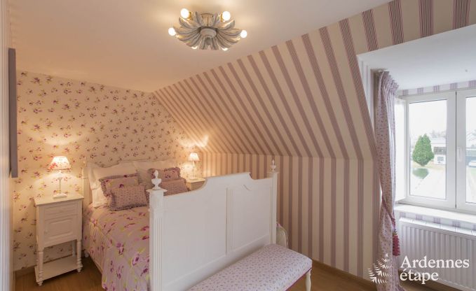 Luxury villa for 8 people in Doische: infrared cabin, jacuzzi, cassette fireplace, pond, and private garden